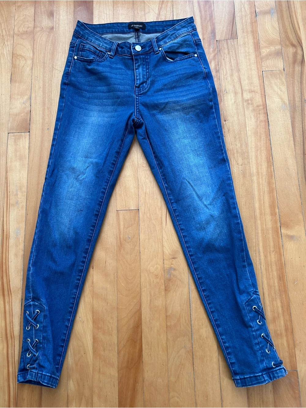 Le Chateau Jeans